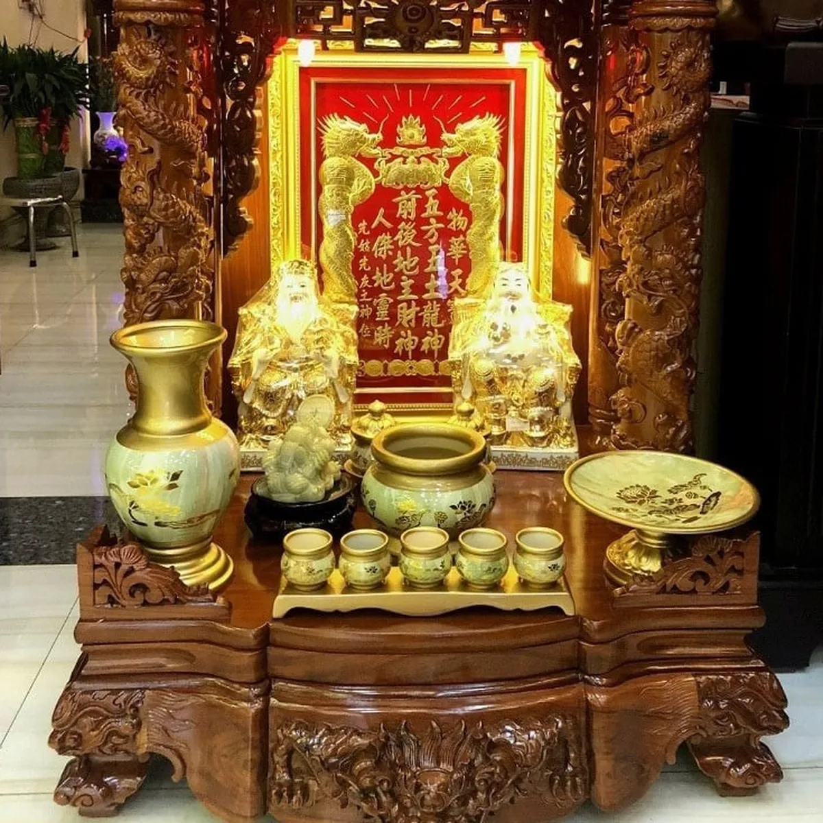 Hút Tài Lộc, May Mắn Với Cách Trang Trí Bàn Thờ Ông Địa Ngày Tết 2024 Hút Tài Lộc, May Mắn Với Cách Trang Trí Bàn Thờ Ông Địa Ngày Tết 2024