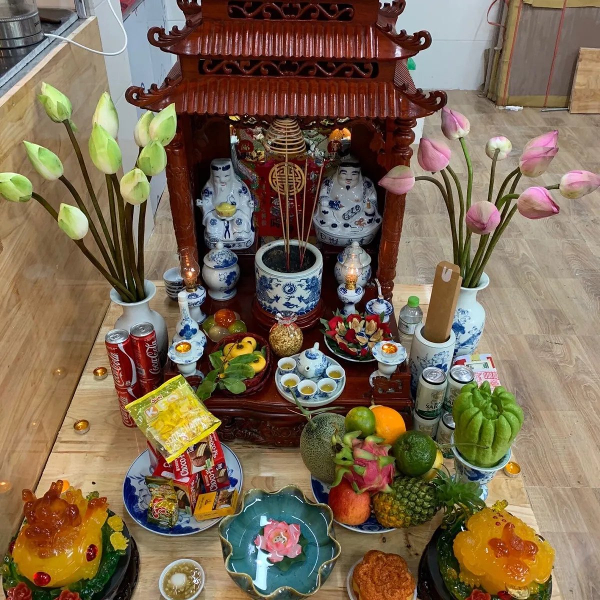 Hút Tài Lộc, May Mắn Với Cách Trang Trí Bàn Thờ Ông Địa Ngày Tết 2024 Hút Tài Lộc, May Mắn Với Cách Trang Trí Bàn Thờ Ông Địa Ngày Tết 2024