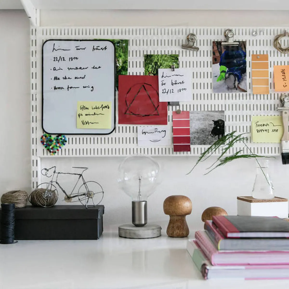 Cách trang trí bàn làm việc văn phòng đơn giản mà đẹp Cách trang trí bàn làm việc văn phòng đơn giản mà đẹp