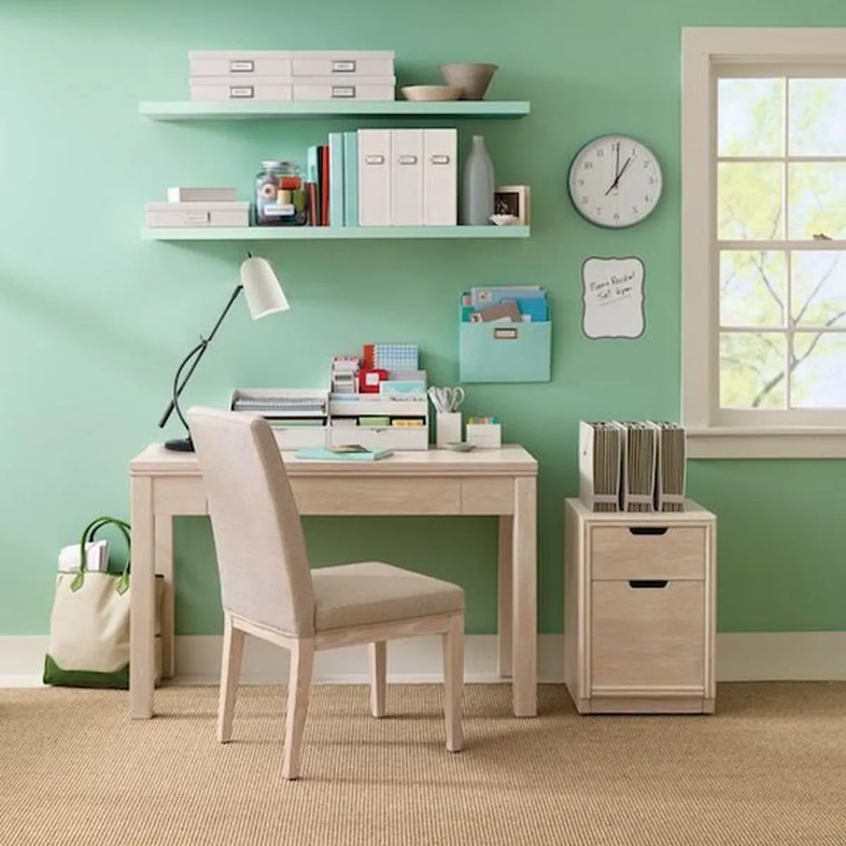 Có nên dùng bàn làm việc kiểu Hàn Quốc? Có nên dùng bàn làm việc kiểu Hàn Quốc?