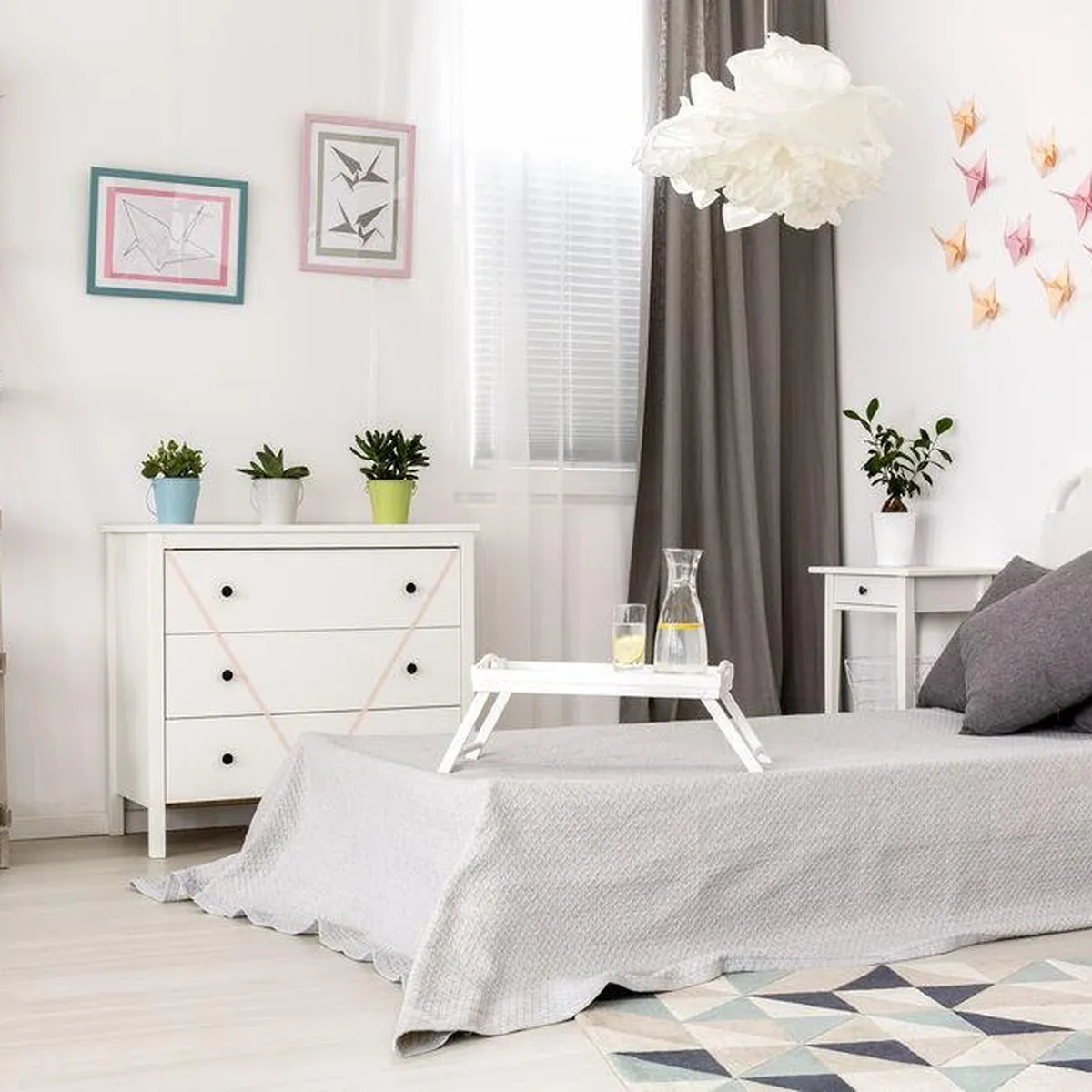 Hướng dẫn trang trí phòng ngủ nhỏ cho nữ đơn giản mà đẹp Hướng dẫn trang trí phòng ngủ nhỏ cho nữ đơn giản mà đẹp