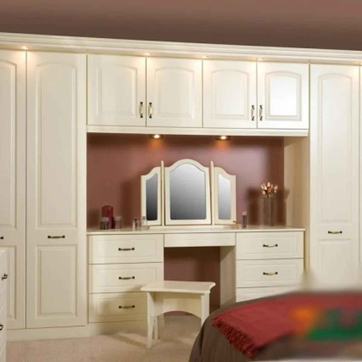 Kinh nghiệm chọn mua mẫu tủ quần áo kết hợp bàn trang điểm Kinh nghiệm chọn mua mẫu tủ quần áo kết hợp bàn trang điểm