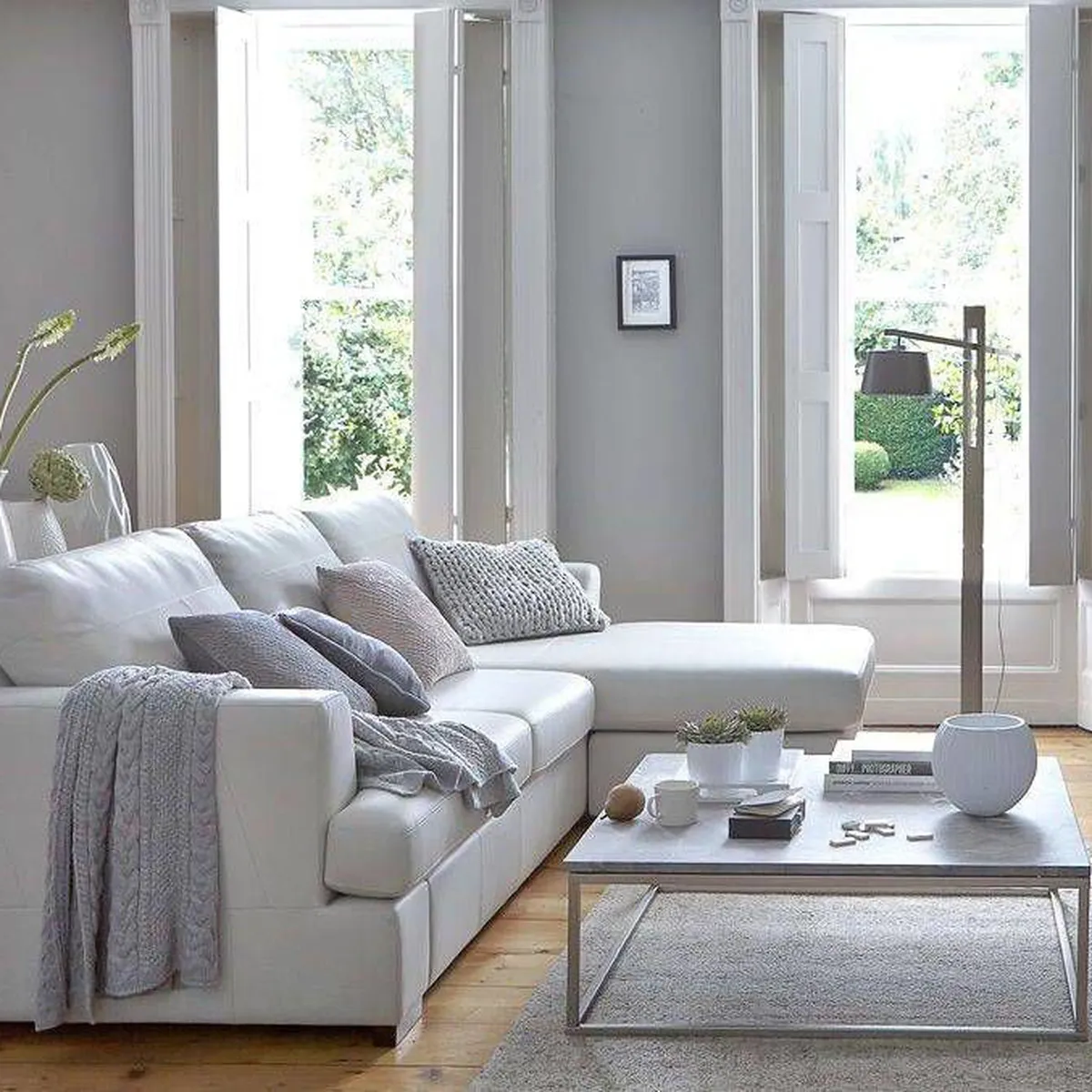 Những mẫu bàn ghế sofa gỗ cho phòng khách nhỏ đẹp nhất Những mẫu bàn ghế sofa gỗ cho phòng khách nhỏ đẹp nhất