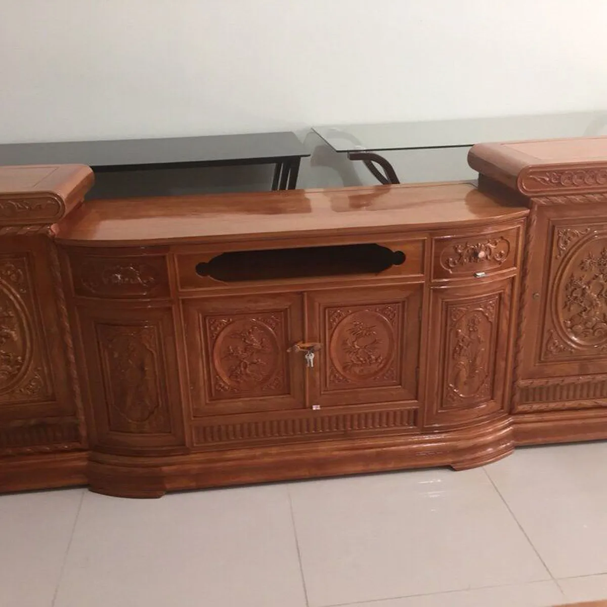 Tổng hợp 30 mẫu kệ tivi cho phòng khách nhỏ nhà chung cư đơn giản mà đẹp Tổng hợp 30 mẫu kệ tivi cho phòng khách nhỏ nhà chung cư đơn giản mà đẹp
