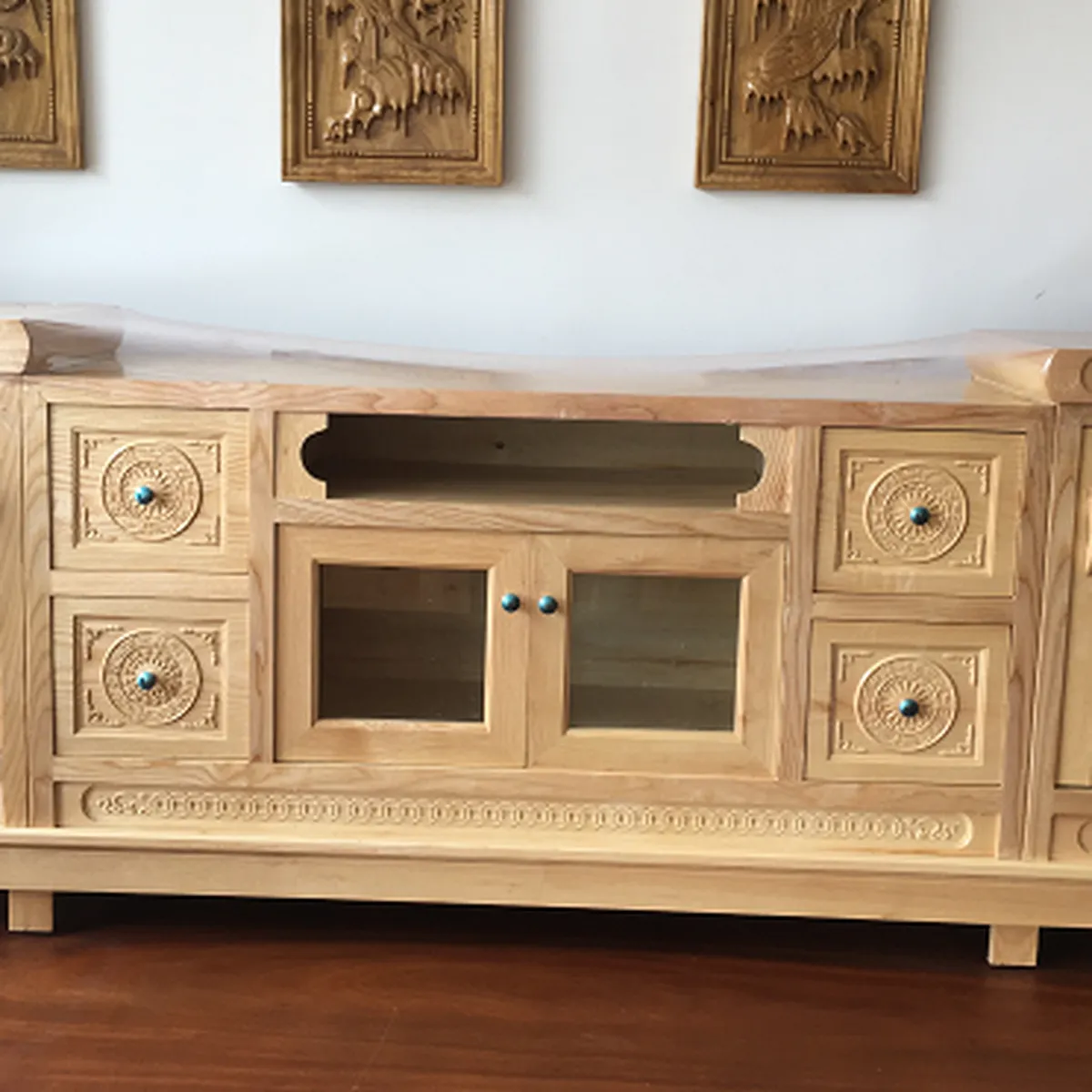 Tổng hợp 30 mẫu kệ tivi cho phòng khách nhỏ nhà chung cư đơn giản mà đẹp Tổng hợp 30 mẫu kệ tivi cho phòng khách nhỏ nhà chung cư đơn giản mà đẹp