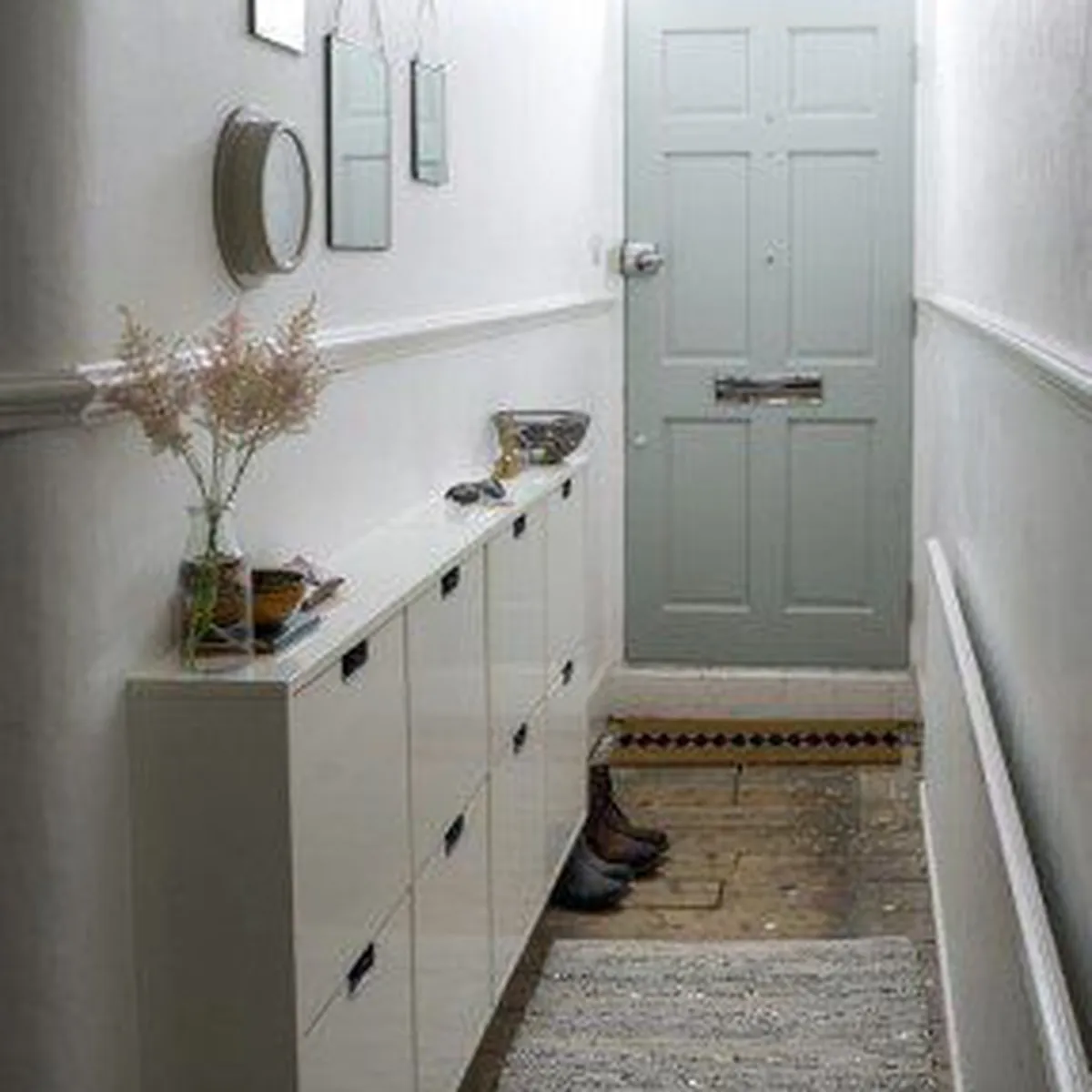 Những vị trí đặt tủ giày dép theo phong thủy hút tài lộc, tăng may mắn Những vị trí đặt tủ giày dép theo phong thủy hút tài lộc, tăng may mắn