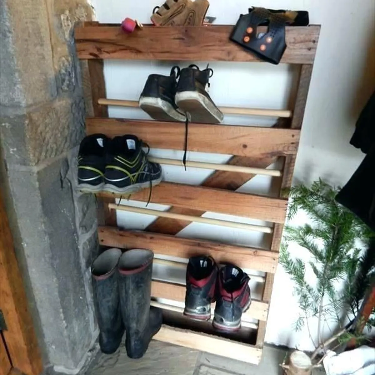 Những vị trí đặt tủ giày dép theo phong thủy hút tài lộc, tăng may mắn Những vị trí đặt tủ giày dép theo phong thủy hút tài lộc, tăng may mắn