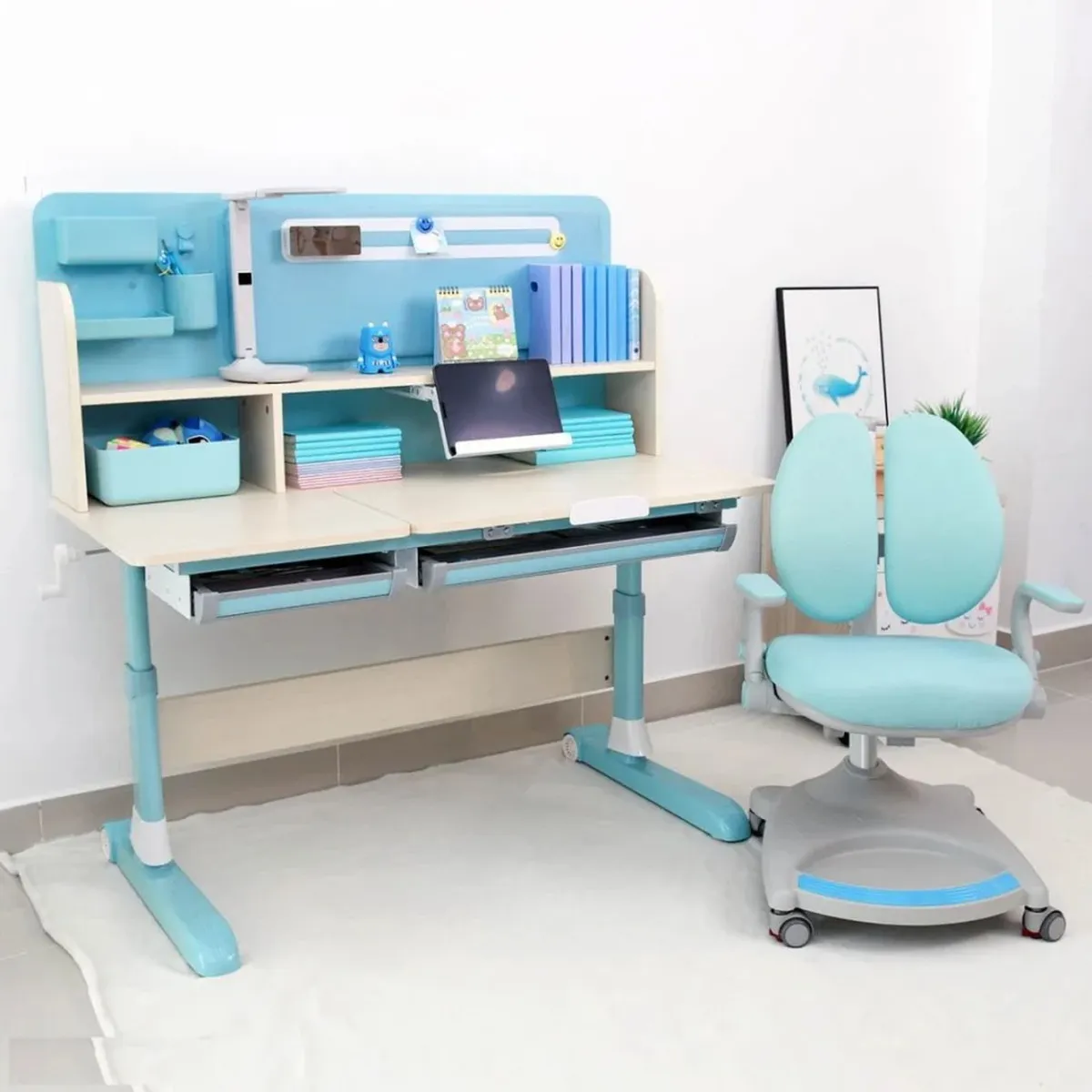 Kinh nghiệm chọn bàn học cho học sinh lớp 1 đúng chuẩn, tốt cho sức khỏe Kinh nghiệm chọn bàn học cho học sinh lớp 1 đúng chuẩn, tốt cho sức khỏe