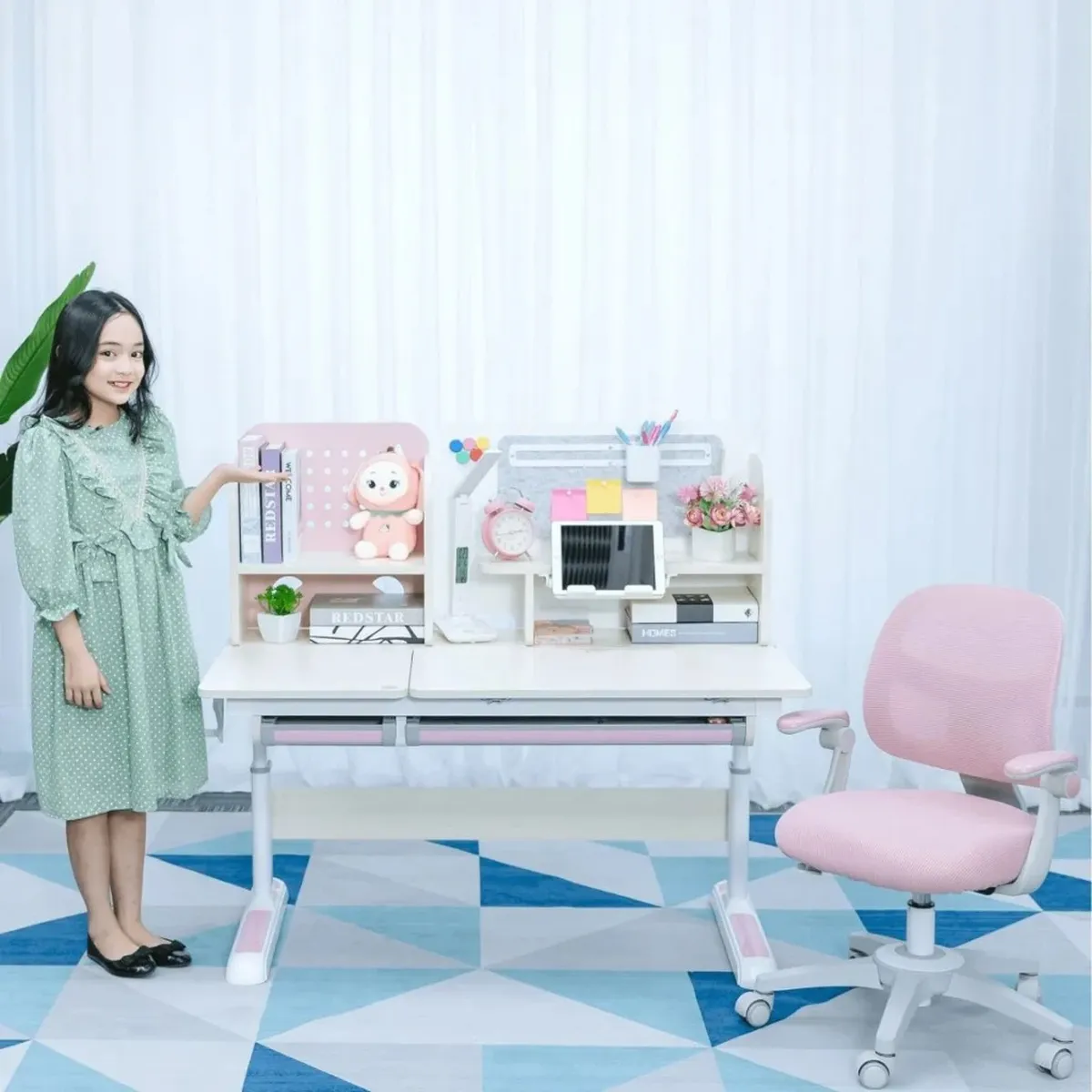 Kinh nghiệm chọn bàn học cho học sinh lớp 1 đúng chuẩn, tốt cho sức khỏe Kinh nghiệm chọn bàn học cho học sinh lớp 1 đúng chuẩn, tốt cho sức khỏe