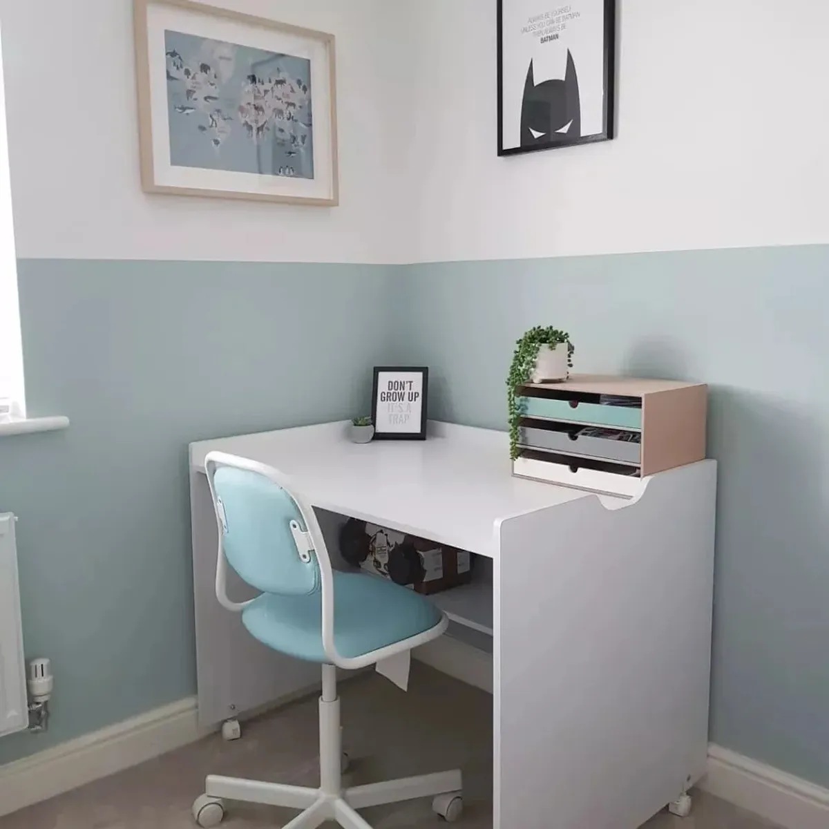 Kinh nghiệm chọn bàn học cho học sinh lớp 1 đúng chuẩn, tốt cho sức khỏe Kinh nghiệm chọn bàn học cho học sinh lớp 1 đúng chuẩn, tốt cho sức khỏe