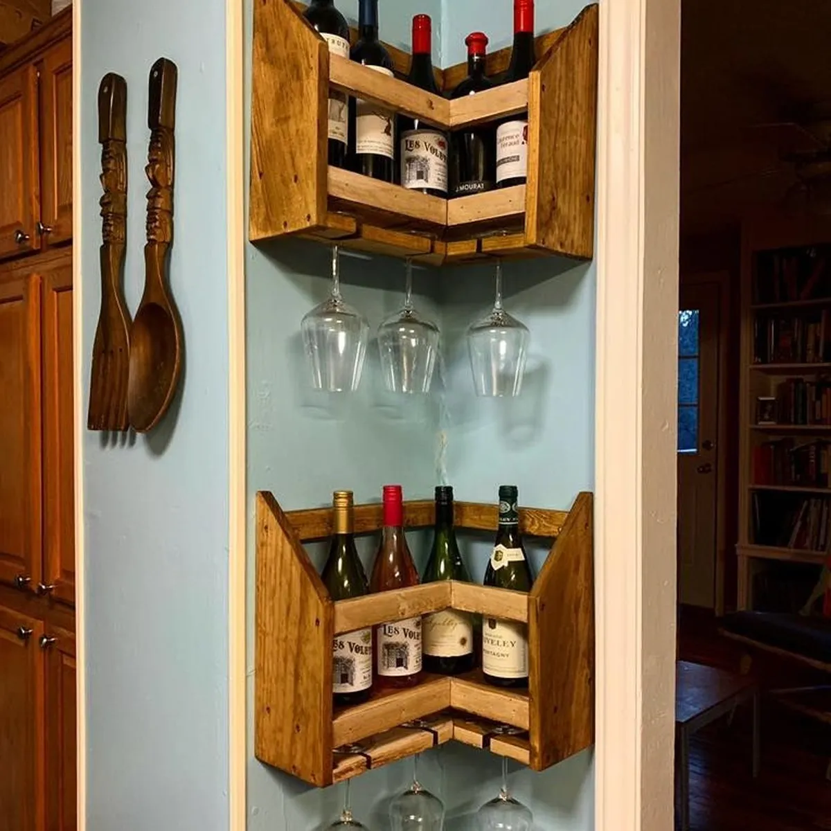 Làm thế nào để có được tủ trưng bày rượu đẹp khiến ai cũng trầm trồ? Làm thế nào để có được tủ trưng bày rượu đẹp khiến ai cũng trầm trồ?