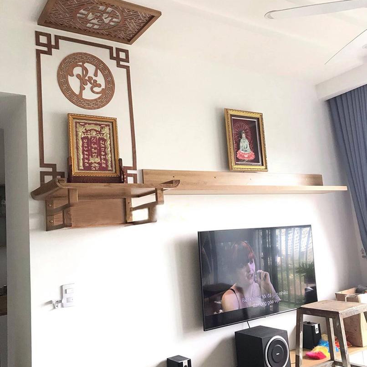 Tổng hợp mẫu bàn thờ 2 tầng treo tường đẹp trang nghiêm cho nhà nhỏ
