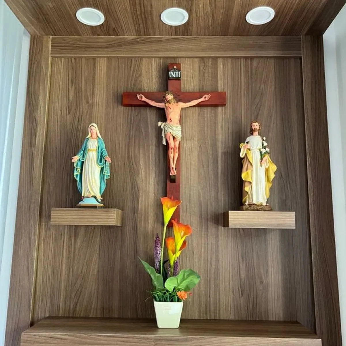 Top 10 Các Mẫu Bàn Thờ Công Giáo Đẹp, Chất Lượng Với Giá Rẻ, Tiết Kiệm Top 10 Các Mẫu Bàn Thờ Công Giáo Đẹp, Chất Lượng Với Giá Rẻ, Tiết Kiệm