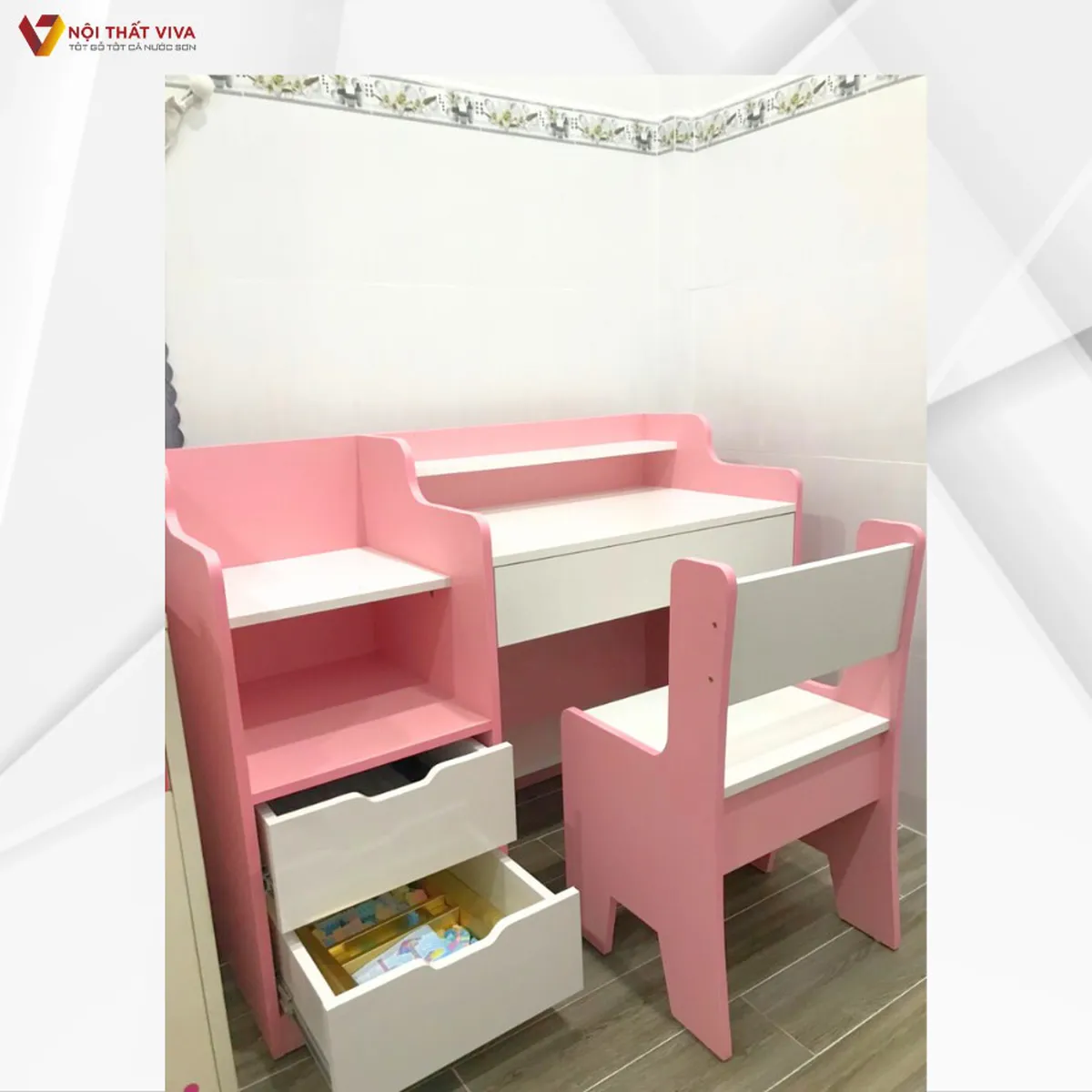 Top 3 mẫu bàn học cho bé gái xinh xắn, cao cấp, khiến bé thích mê Top 3 mẫu bàn học cho bé gái xinh xắn, cao cấp, khiến bé thích mê