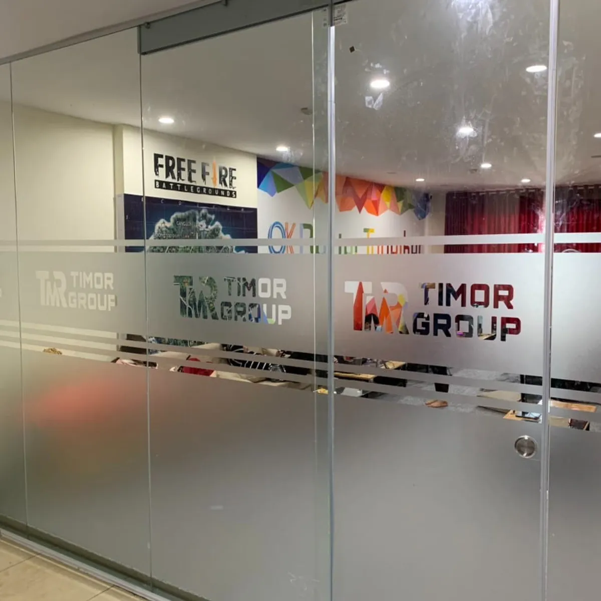 TOP 5 mẫu vách kính văn phòng đẹp kèm báo giá thi công chi tiết  TOP 5 mẫu vách kính văn phòng đẹp kèm báo giá thi công chi tiết