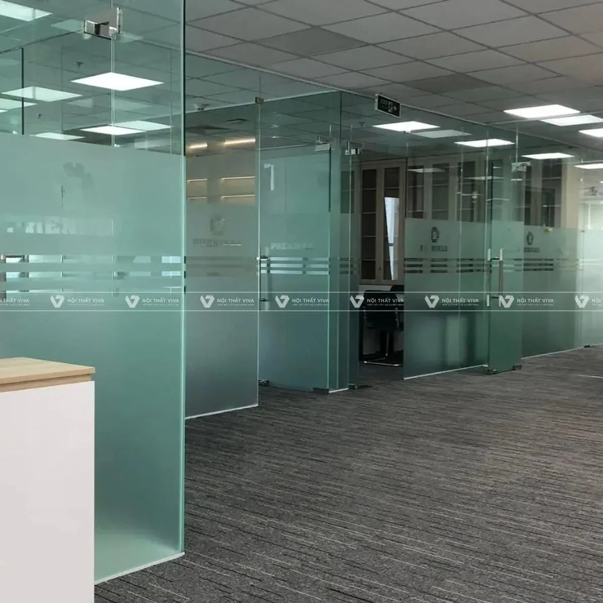 TOP 5 mẫu vách kính văn phòng đẹp kèm báo giá thi công chi tiết  TOP 5 mẫu vách kính văn phòng đẹp kèm báo giá thi công chi tiết