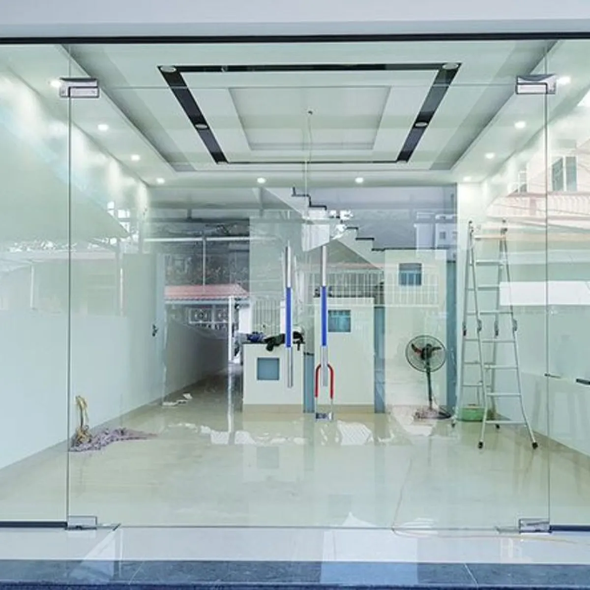 TOP 5 mẫu vách kính văn phòng đẹp kèm báo giá thi công chi tiết  TOP 5 mẫu vách kính văn phòng đẹp kèm báo giá thi công chi tiết