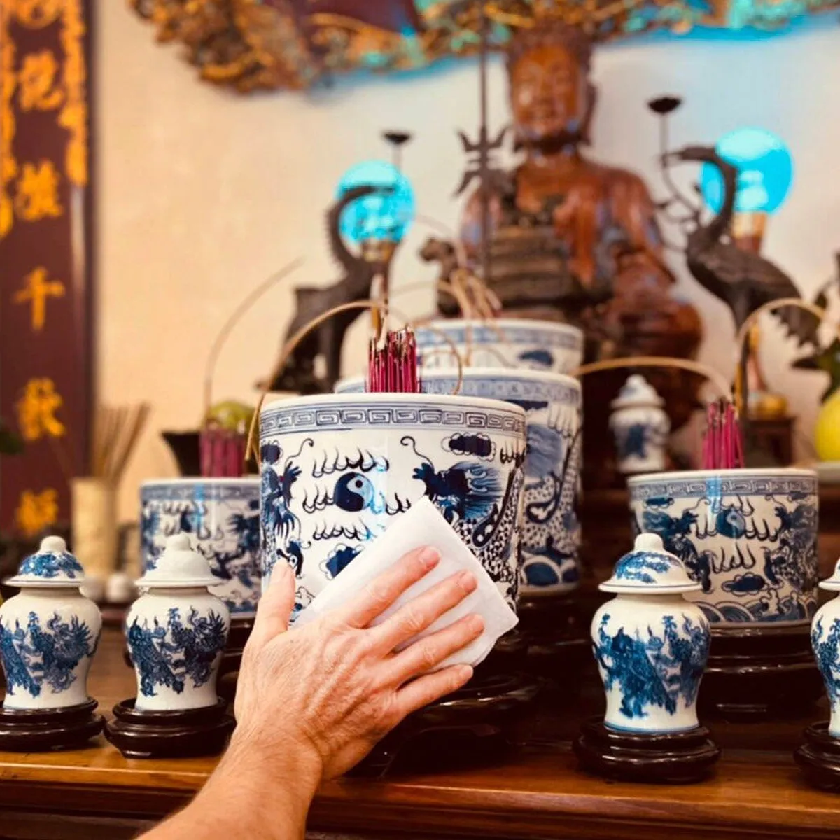 Từ A Đến Z Cách Trang Trí Bàn Thờ Ngày Tết Miền Bắc Chuẩn Đẹp 2024 Từ A Đến Z Cách Trang Trí Bàn Thờ Ngày Tết Miền Bắc Chuẩn Đẹp 2024