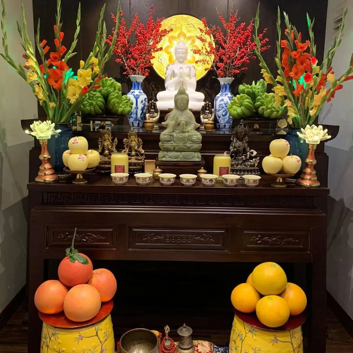 Từ A Đến Z Cách Trang Trí Bàn Thờ Ngày Tết Miền Bắc Chuẩn Đẹp 2024 Từ A Đến Z Cách Trang Trí Bàn Thờ Ngày Tết Miền Bắc Chuẩn Đẹp 2024