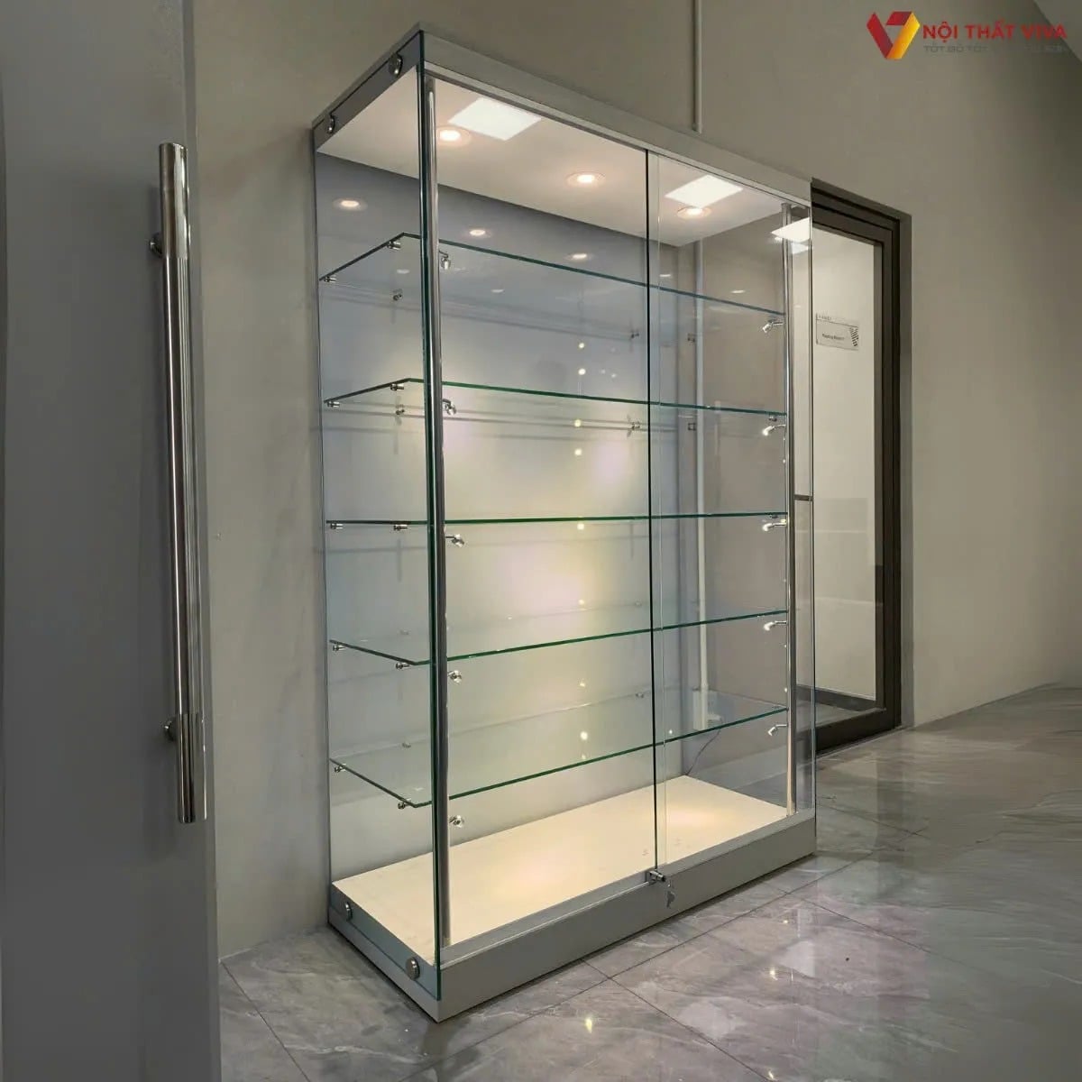 Tư vấn kích thước mẫu tủ kính trưng bày phong thủy cho shop bán hàng
