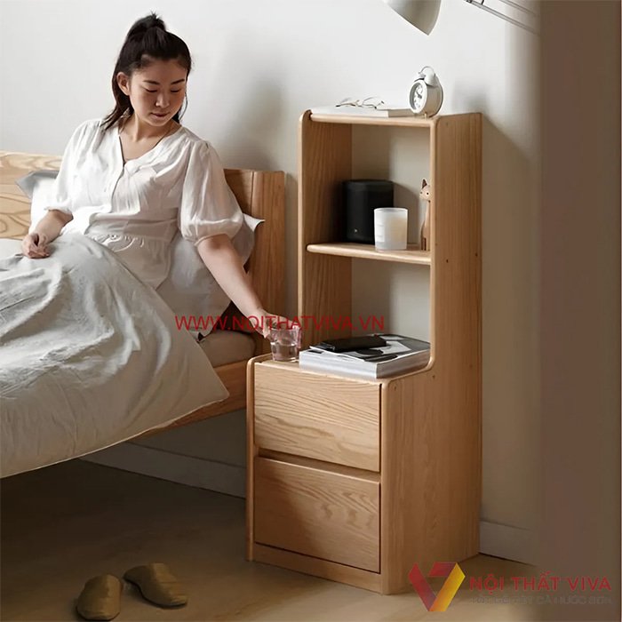Tủ đầu giường gỗ tự nhiên đẹp, có thêm không gian để đồ.