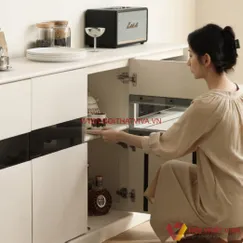 Tủ Úp Chén Bát Bằng Gỗ Ghép Phủ Veneer Sồi Tự Nhiên 3 Cánh Vách Kính Đẹp Giá Rẻ Tủ Úp Chén Bát Bằng Gỗ Ghép Phủ Veneer Sồi Tự Nhiên 3 Cánh Vách Kính Đẹp Giá Rẻ