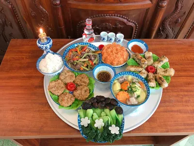 Hướng dẫn chuẩn bị mâm cúng mùng 1 Tết đầy đủ, đúng lễ