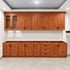 Tủ Bếp Gỗ Cao Su Ghép Phủ Veneer Xoan Đào Kiểu Dáng Tối Giản