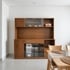Tủ Chén Bát Gỗ Tự Nhiên Phủ Veneer Sồi Sơn Màu Óc Chó Hiện Đại