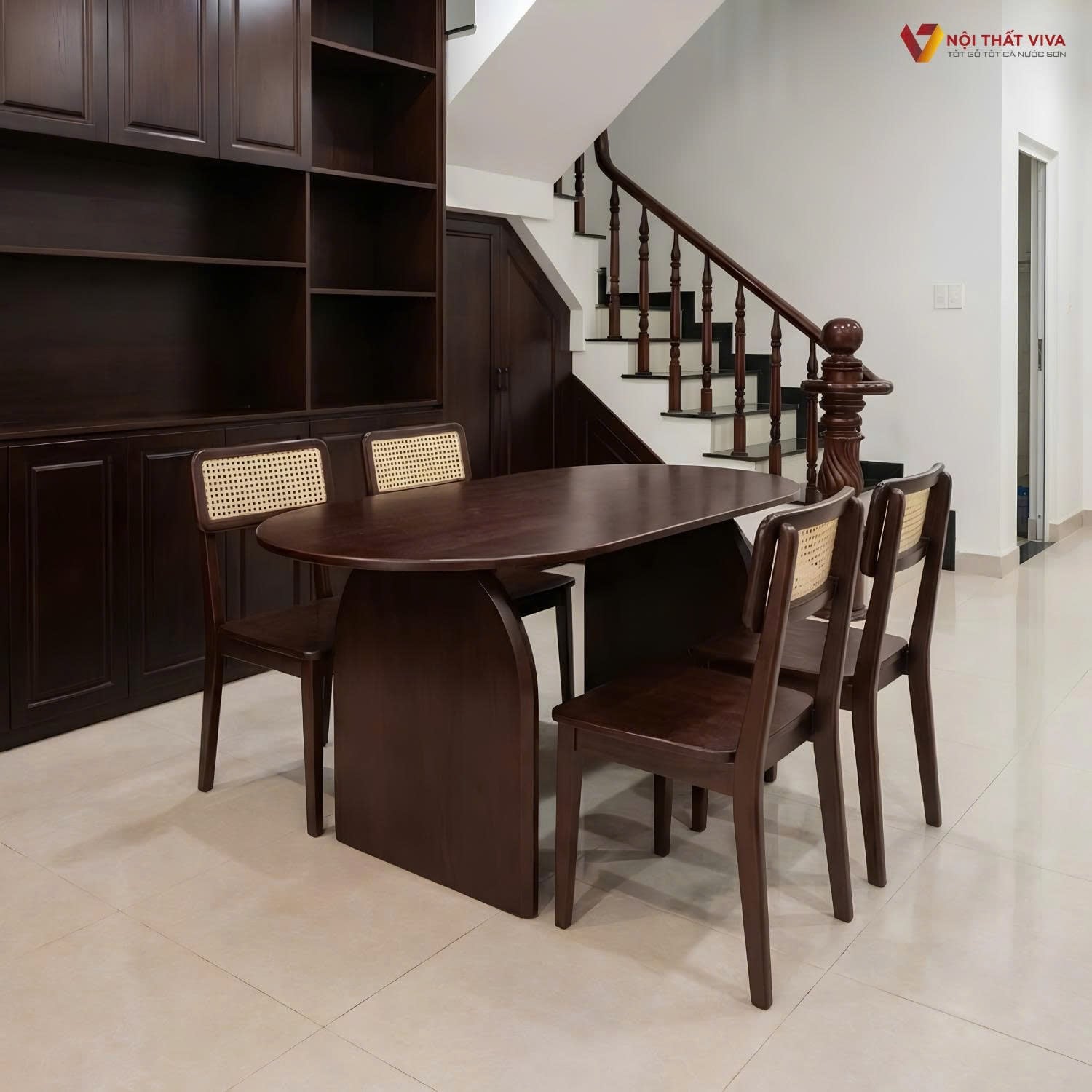 Kh&ocirc;ng gian bếp đồng bộ tủ bếp v&agrave; b&agrave;n ăn