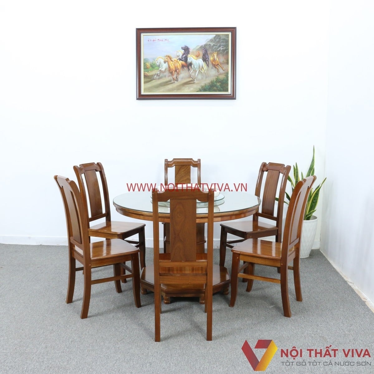 Bộ b&agrave;n ăn tr&ograve;n gỗ sồi trong ph&ograve;ng bếp
