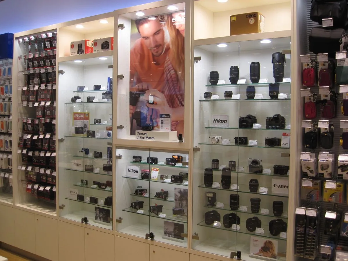 Tủ Kính Trưng Bày