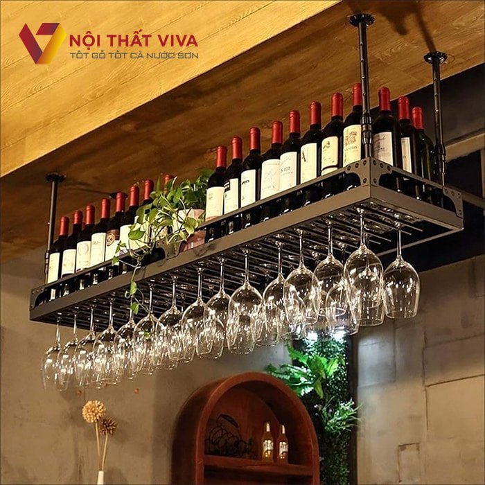 Giá treo ly đẹp kiêm kệ trưng bày rượu, phù hợp nhiều không gian và phong cách.