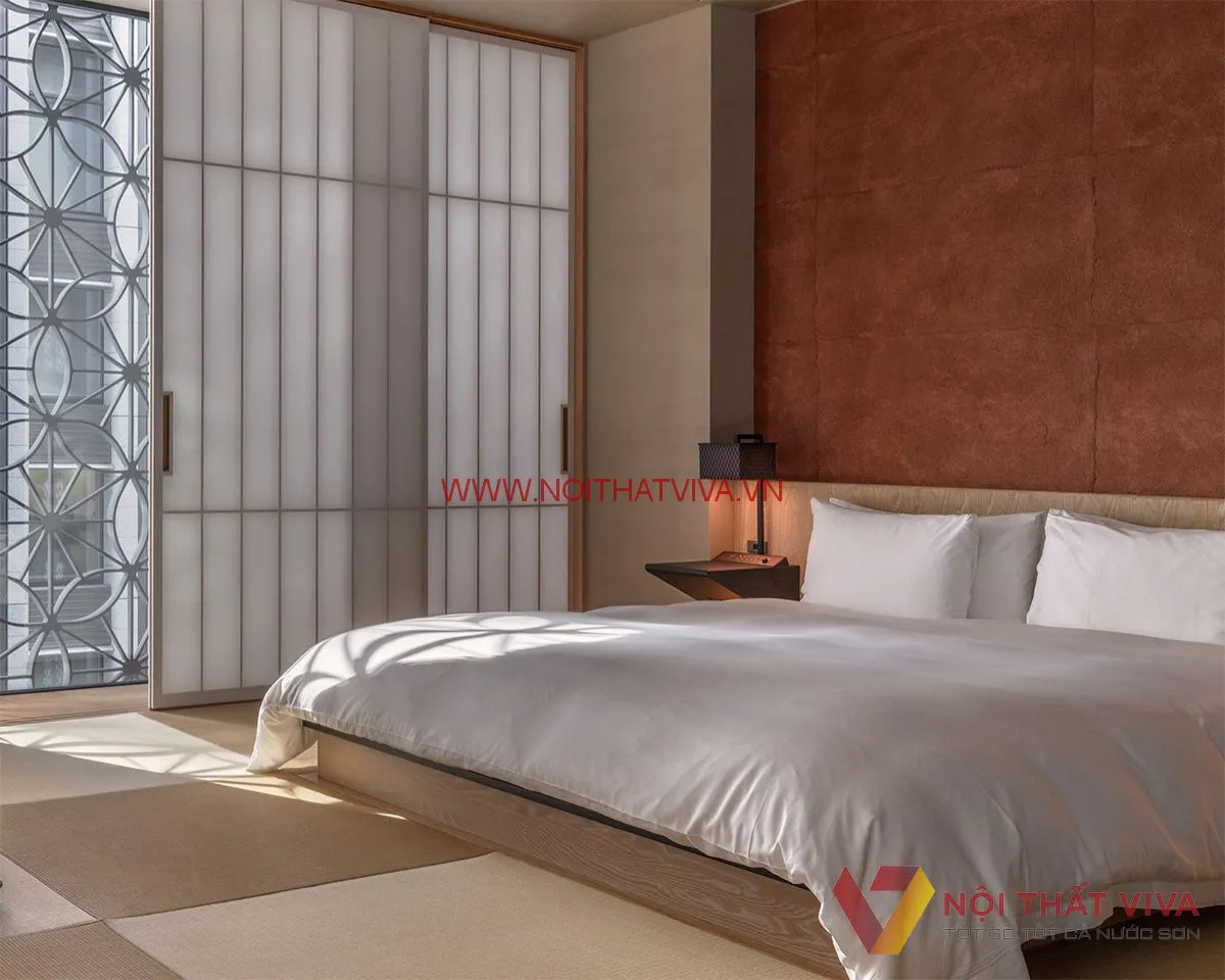Giường ngủ kiểu Nhật có thể kết hợp bọc nỉ, đệm sử dụng đơn giản, thoải mái.