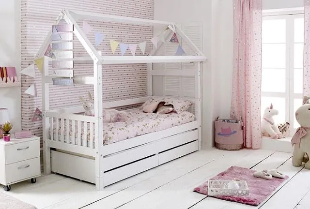 trang trí phòng ngủ cho bé gái