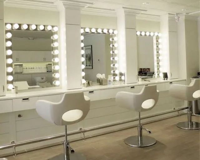 Các mẫu bàn trang điểm dành cho studio siêu đẹp