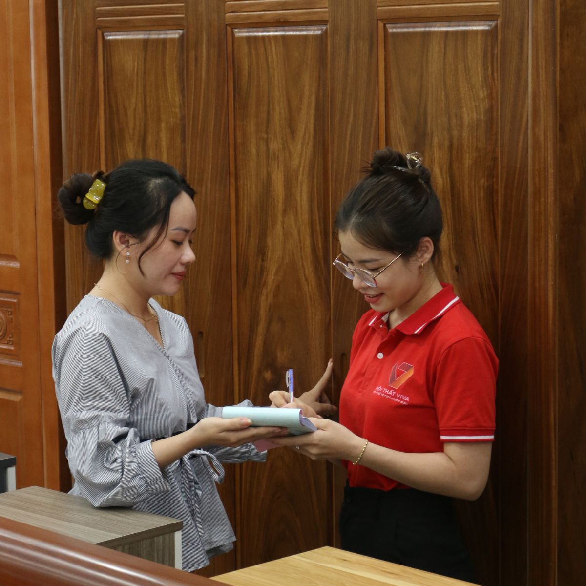 Thanh L&yacute; H&agrave;ng Trưng B&agrave;y gi&aacute; rẻ tận gốc, h&agrave;ng chuẩn chất lượng cao