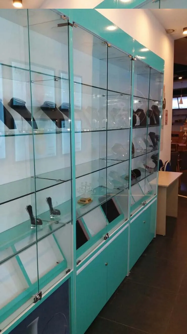 Tủ Kính Trưng Bày