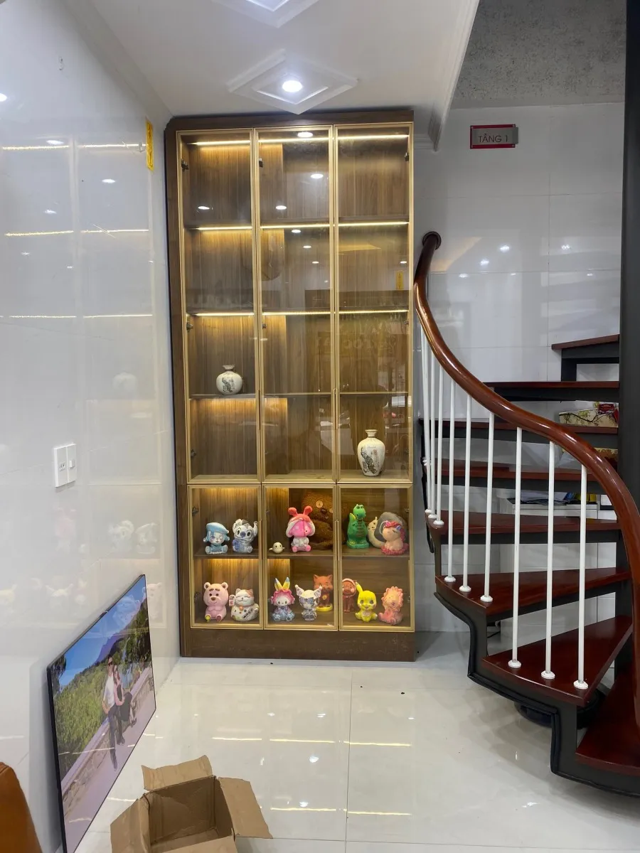 Tủ Kính Trưng Bày