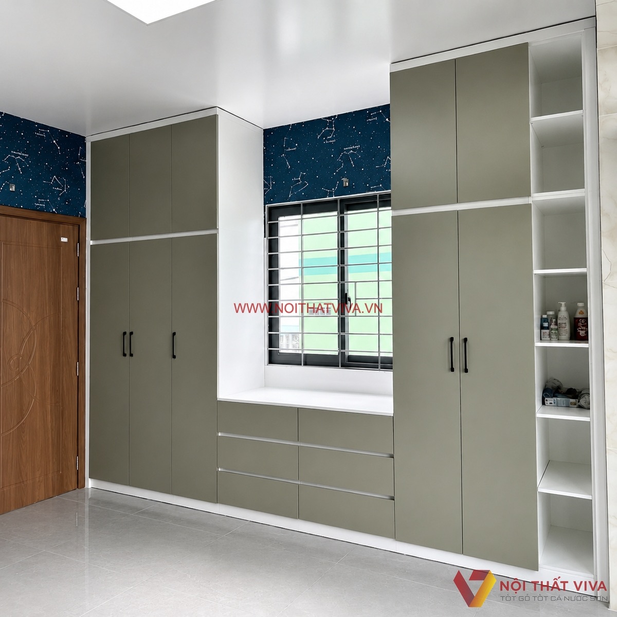 Tủ quần &aacute;o gỗ c&ocirc;ng nghiệp m&agrave;u xanh r&ecirc;u kịch trần trong ph&ograve;ng ngủ