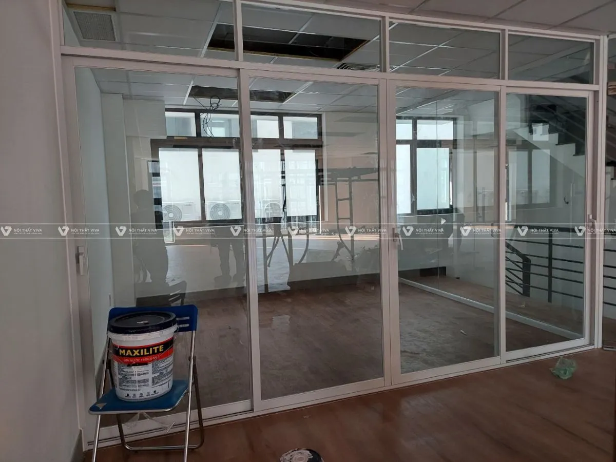 Vách Kính Ngăn Phòng