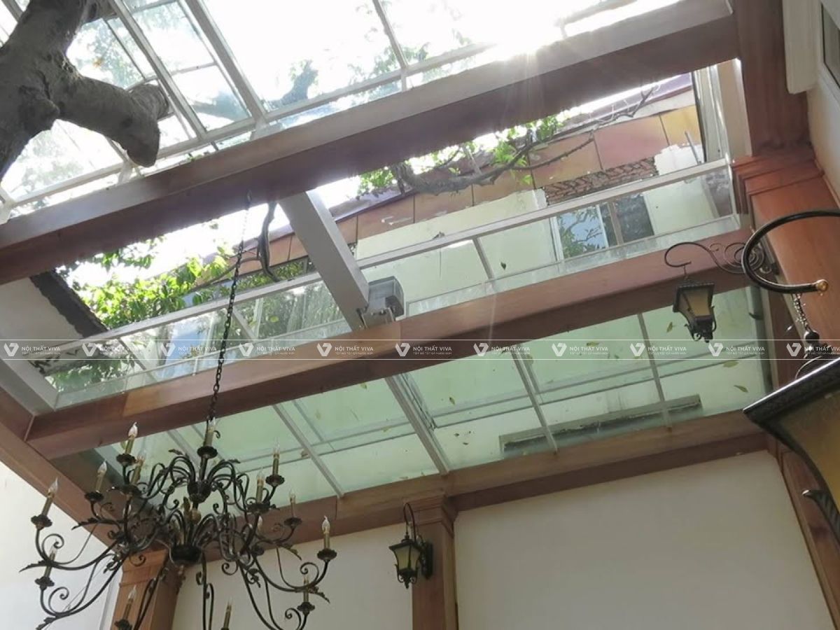 Tìm hiểu mái kính di động: ưu điểm, ứng dụng và báo giá chi tiết