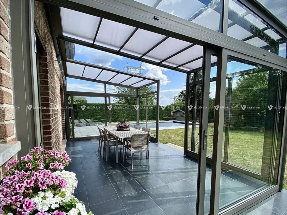 Tìm hiểu mái kính di động: ưu điểm, ứng dụng và báo giá chi tiết