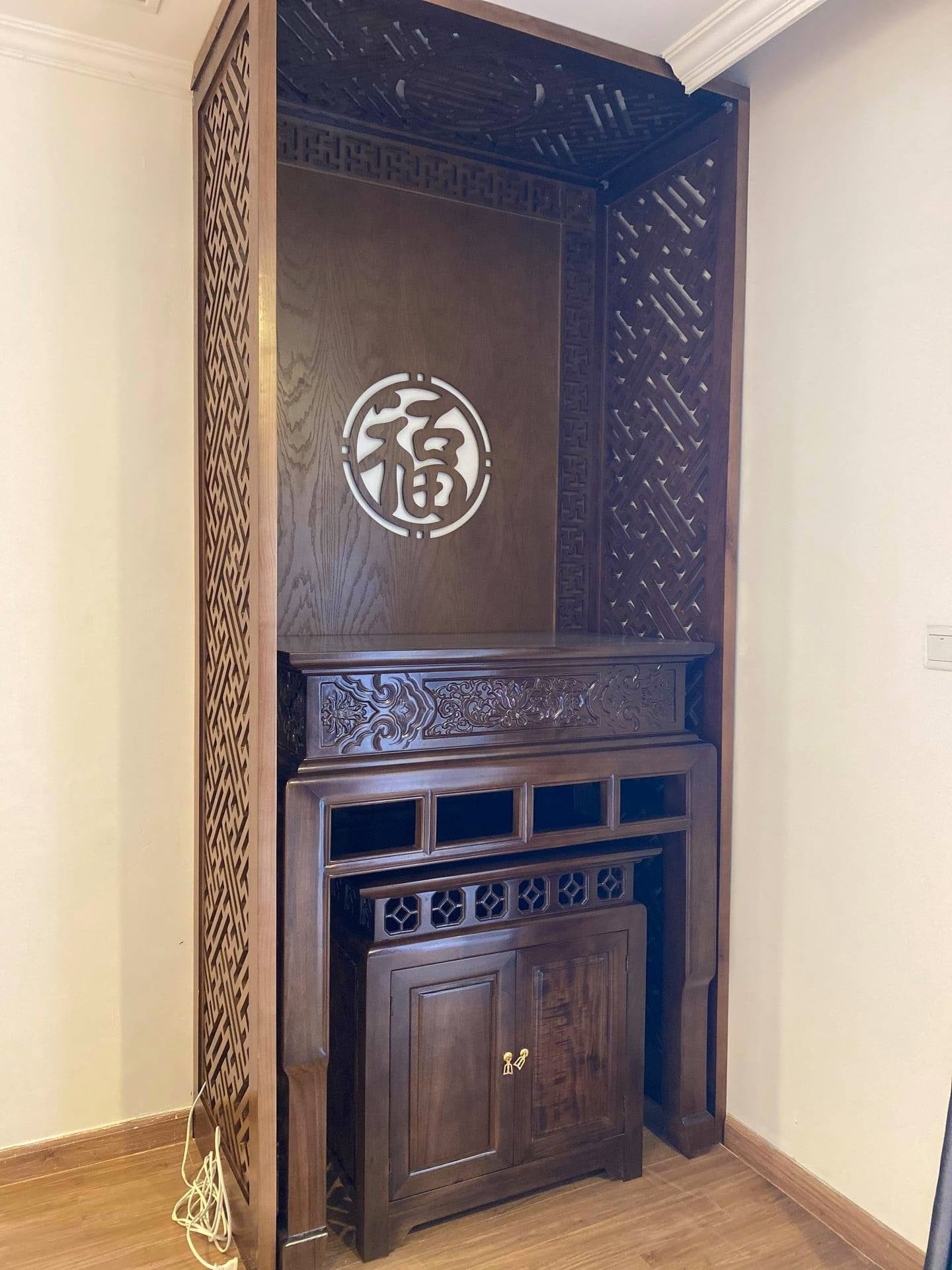 Tổng hợp 20+ mẫu b&agrave;n thờ đẹp hiện đại, gi&aacute; rẻ đ&aacute;ng mua nhất