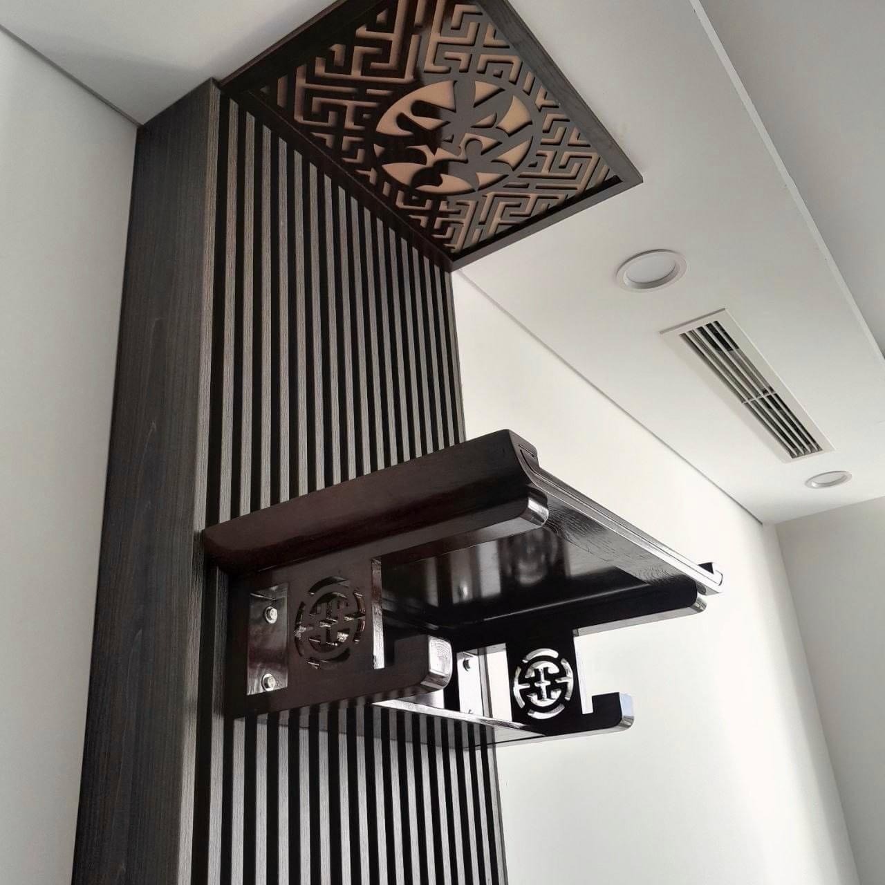 Tổng hợp mẫu b&agrave;n thờ 2 tầng treo tường đẹp trang nghi&ecirc;m cho nh&agrave; nhỏ