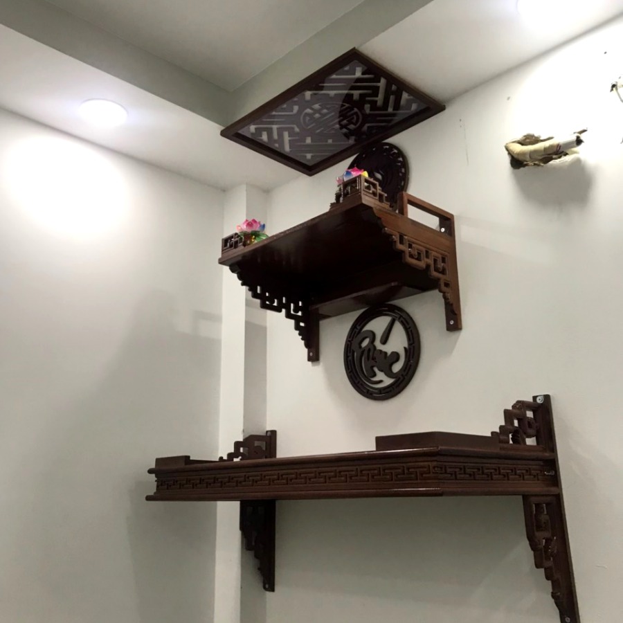 Tổng hợp mẫu b&agrave;n thờ 2 tầng treo tường đẹp trang nghi&ecirc;m cho nh&agrave; nhỏ