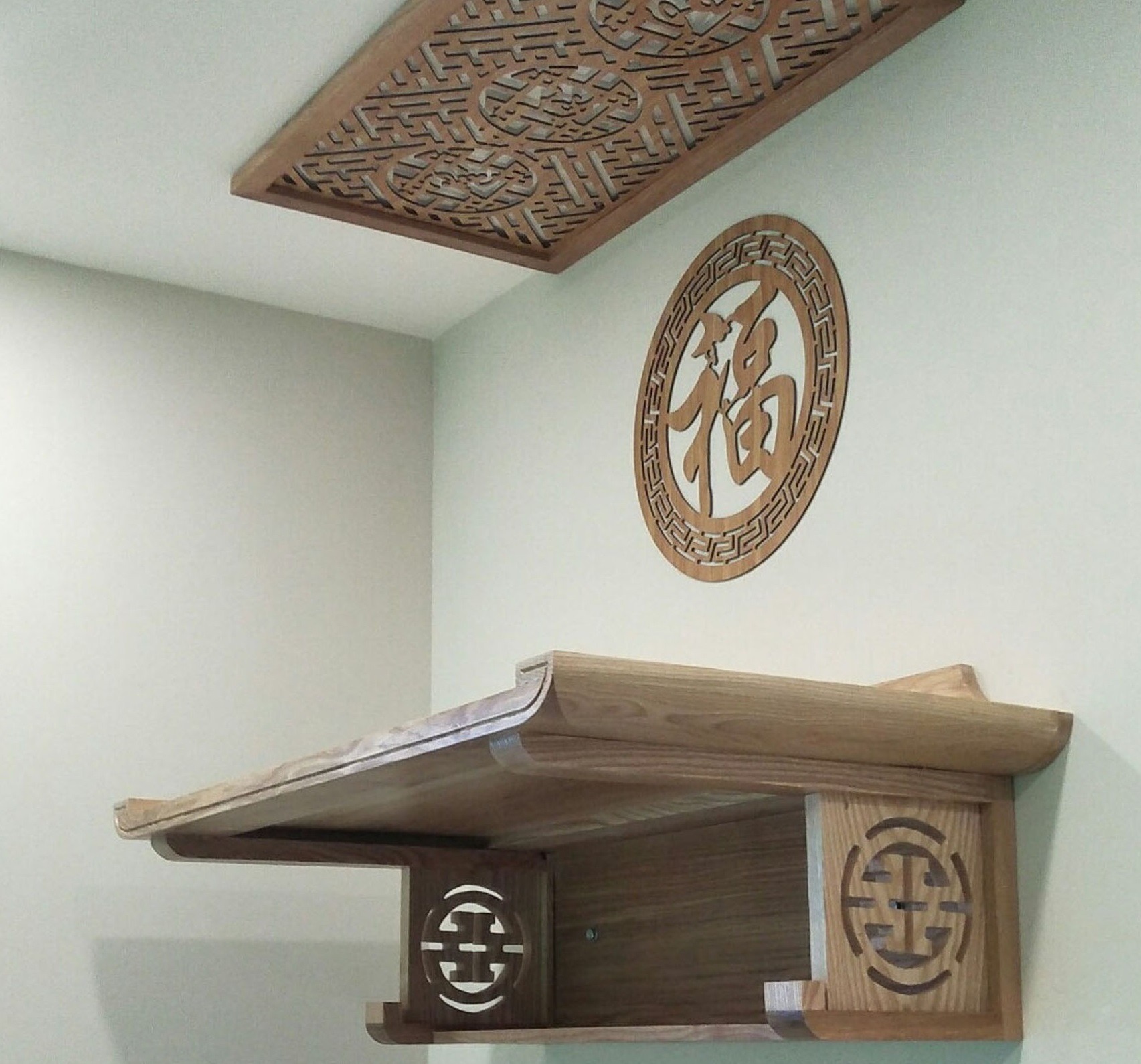 Top 4 mẫu bàn thờ đẹp treo tường nổi bật, bán chạy nhất hiện nay Top 4 mẫu bàn thờ đẹp treo tường nổi bật, bán chạy nhất hiện nay