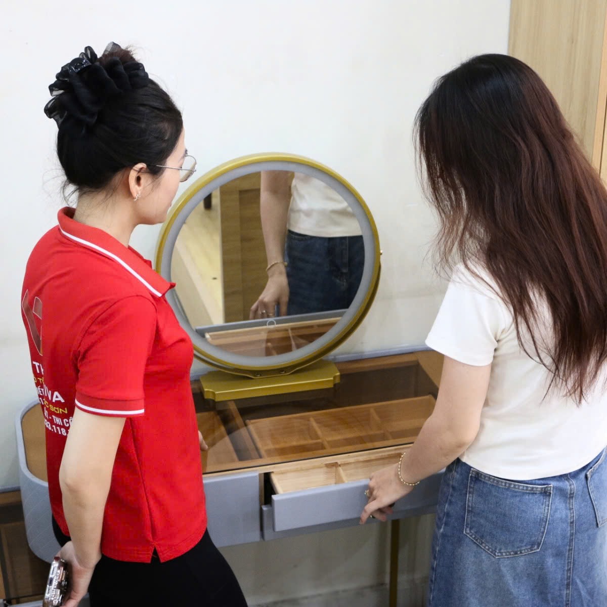 Top 5 bàn trang điểm thông minh, cao cấp bán chạy nhất Nội thất Viva Top 5 bàn trang điểm thông minh, cao cấp bán chạy nhất Nội thất Viva