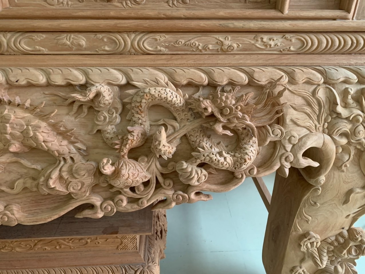 Top 5+ mẫu sập thờ đơn giản đẹp, chuẩn phong thủy được ưa chuộng hiện nay