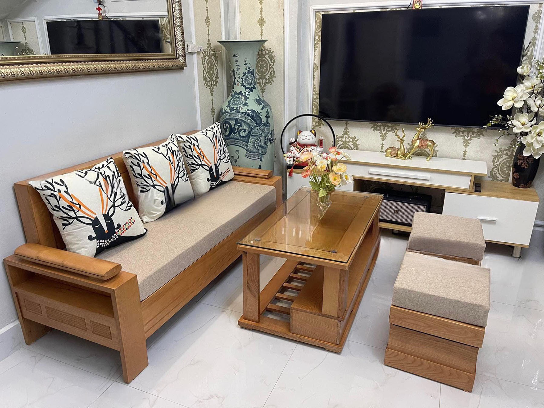 Top 7 bộ bàn ghế sofa gỗ phòng khách nhỏ giá rẻ từ 9 triệu đáng mua nhất